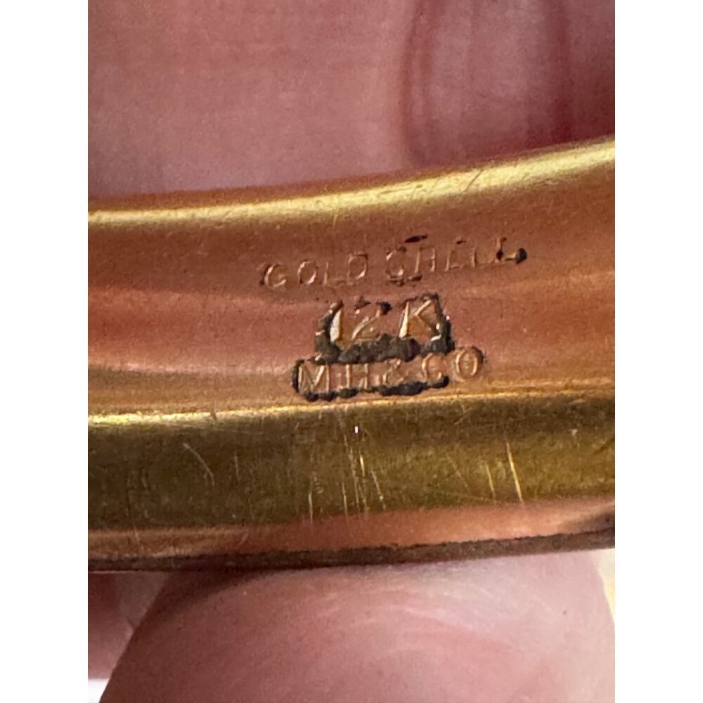Victorian MH Co 12k Gold Shell Floral Repousse Hinged Bangle Bracelet - Picture 5 of 6
